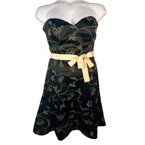NWT White House Black Market Black Strapless Embroidered Cocktail Dress Size 12